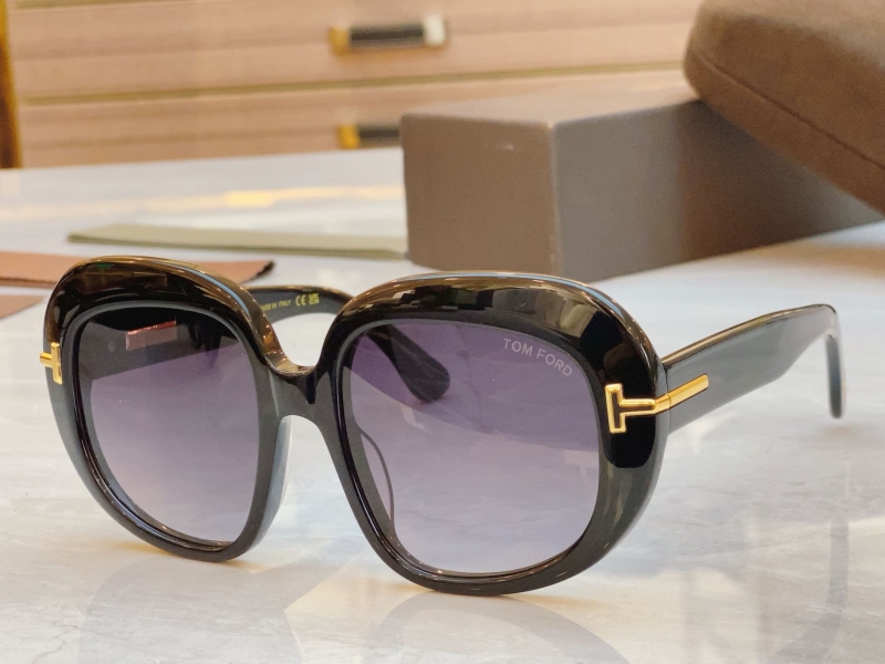 TOM FORD